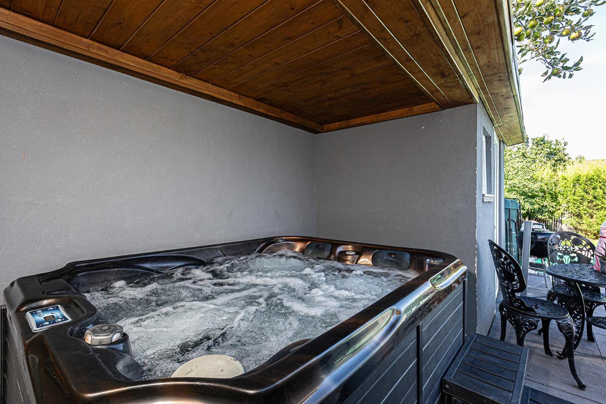 Gites Spa Strasbourg - Studio Romantique, Jacuzzi, Sauna, Terrasse Privee Furdenheim Esterno foto