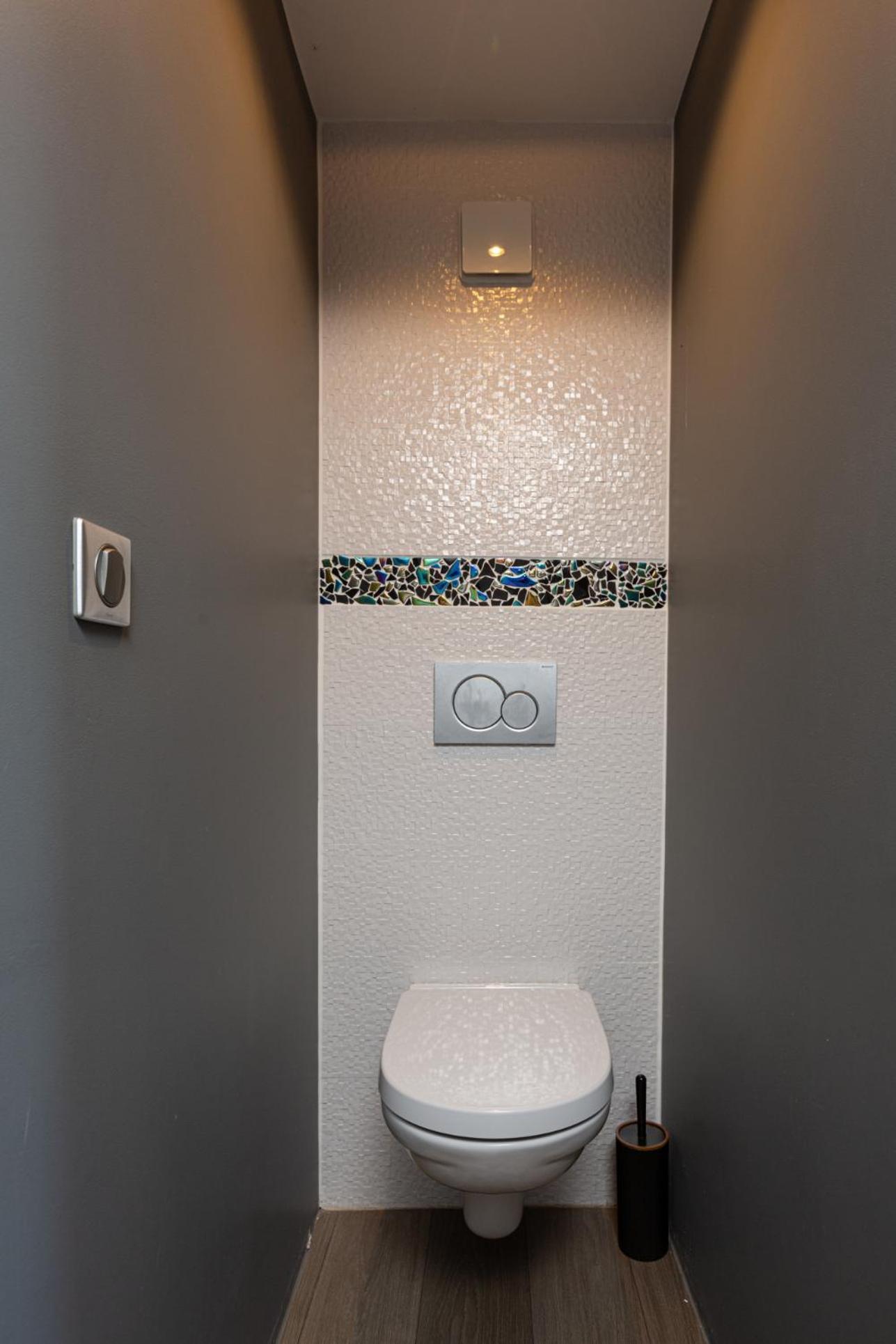 Gites Spa Strasbourg - Studio Romantique, Jacuzzi, Sauna, Terrasse Privee Furdenheim Esterno foto