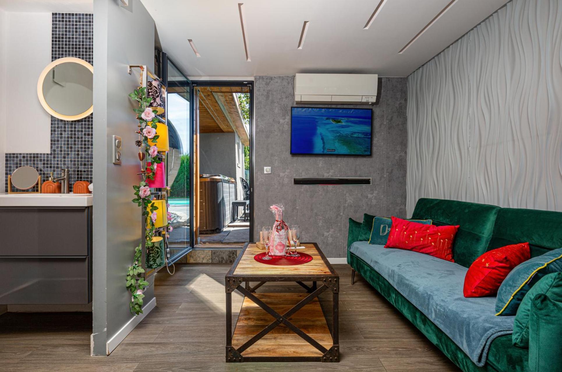 Gites Spa Strasbourg - Studio Romantique, Jacuzzi, Sauna, Terrasse Privee Furdenheim Esterno foto